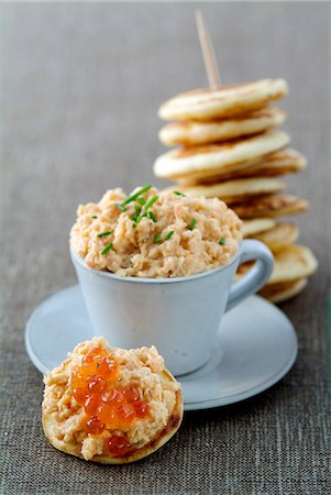 Potted salmon with blinis Photographie de stock - Rights-Managed, Code: 825-07599438
