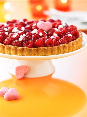 simsearch:825-06816057,k - Raspberry tart Photographie de stock - Rights-Managed, Code: 825-07599490