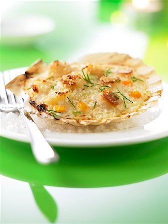 simsearch:825-07599425,k - Baked scallops with Sancerre Stock Photo - Rights-Managed, Code: 825-07599514