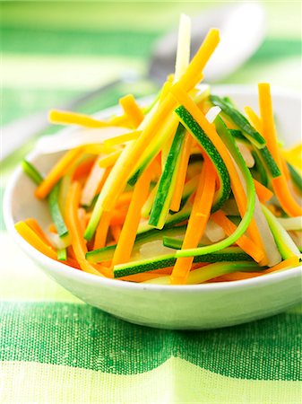 simsearch:825-07599508,k - Thin strips of vegetables Stockbilder - Lizenzpflichtiges, Bildnummer: 825-07599597