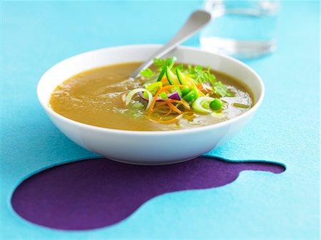 simsearch:652-05807800,k - Vegetable soup Photographie de stock - Rights-Managed, Code: 825-07599647