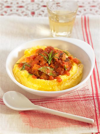 simsearch:825-06316667,k - Mashed potatoes with squid in tomato sauce Photographie de stock - Rights-Managed, Code: 825-07649124