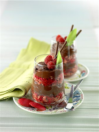 simsearch:825-07649104,k - Chocolate mousse with raspberry macaroons Stock Photo - Rights-Managed, Code: 825-07649160