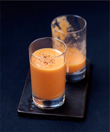 Sun-dried tomato gazpacho Photographie de stock - Rights-Managed, Code: 825-07649191