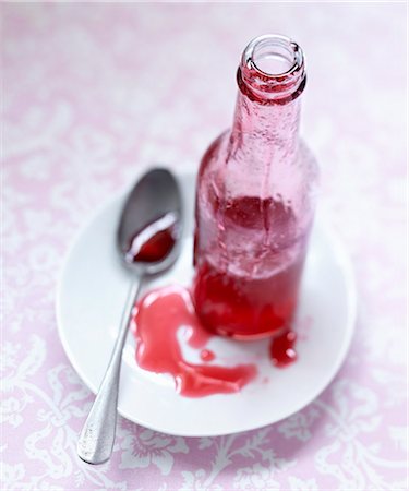 simsearch:652-07655816,k - Raspberry cordial Stockbilder - Lizenzpflichtiges, Bildnummer: 825-07649208