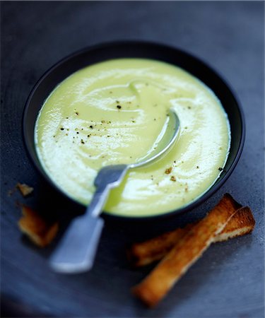 simsearch:825-05815241,k - Cream of avocado and ginger soup Stock Photo - Rights-Managed, Code: 825-07649203