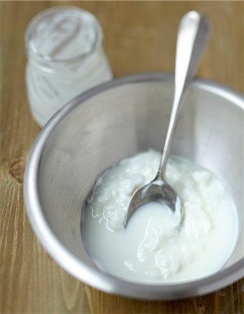 simsearch:652-07656398,k - Preparing homemade lemon yoghurts Photographie de stock - Rights-Managed, Code: 825-07649263
