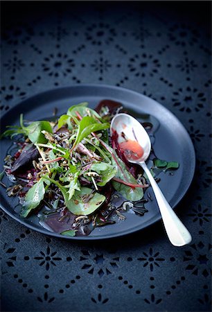 simsearch:652-07655955,k - Black rice,beetroot and parmesan fancy salad Photographie de stock - Rights-Managed, Code: 825-07652656