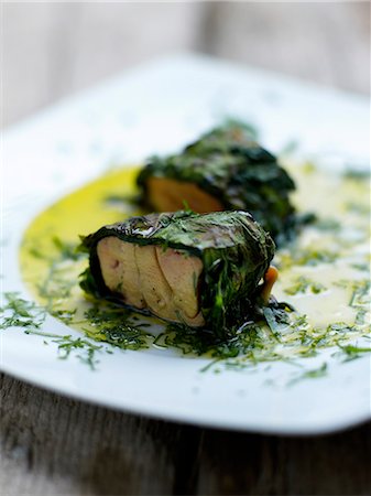 simsearch:652-03804390,k - Foie gras and spinach Makis Photographie de stock - Rights-Managed, Code: 825-07652724