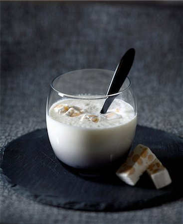 simsearch:825-07522470,k - Melon,honey and nougat smoothie Photographie de stock - Rights-Managed, Code: 825-07652787