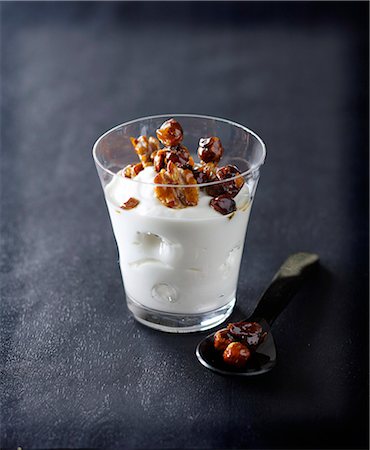 simsearch:825-07649204,k - Fromage frais with caramelized dried fruit Photographie de stock - Rights-Managed, Code: 825-07652796