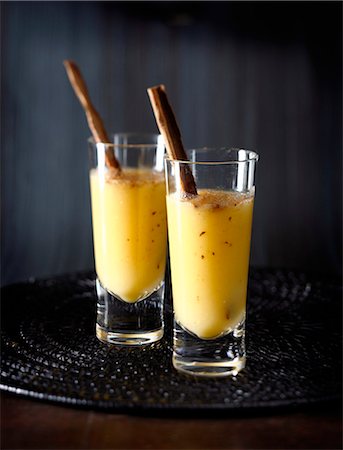 simsearch:825-07652785,k - Spicy pineapple,orange and banana  smoothie Photographie de stock - Rights-Managed, Code: 825-07652790