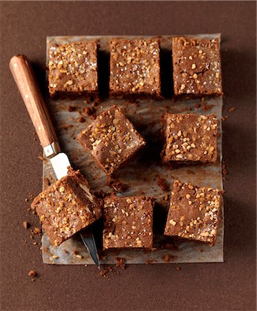 simsearch:652-07655474,k - Almond brownies Photographie de stock - Rights-Managed, Code: 825-07652872