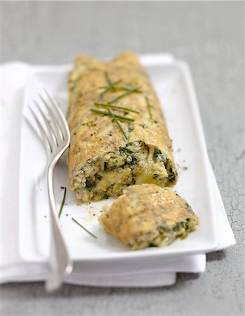 simsearch:652-07655105,k - Comté and fresh herb rolled omelette Photographie de stock - Rights-Managed, Code: 825-07652928