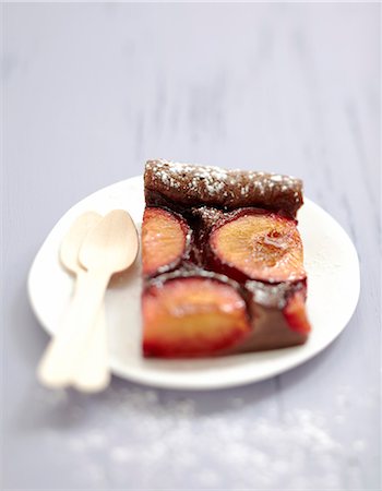 plum pieces - Portion of plum and chocolate clafoutis Stock Photo - Rights-Managed, Code: 825-07652951