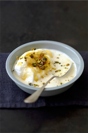 simsearch:825-07649104,k - Beaten egg whites in cream with pistachios Stock Photo - Rights-Managed, Code: 825-07652987