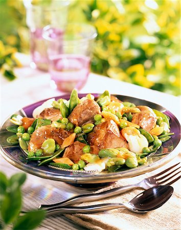 simsearch:825-02303718,k - Navarin d'agneau aux légumes de printemps Photographie de stock - Rights-Managed, Code: 825-02304235