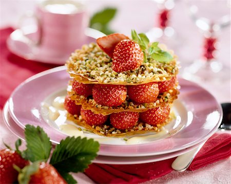 Strawberry Croustillant dessert Stock Photo - Rights-Managed, Code: 825-02304296