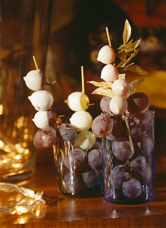 physalis peruviana - Coared grapes and physalis Stock Photo - Rights-Managed, Code: 825-02304379