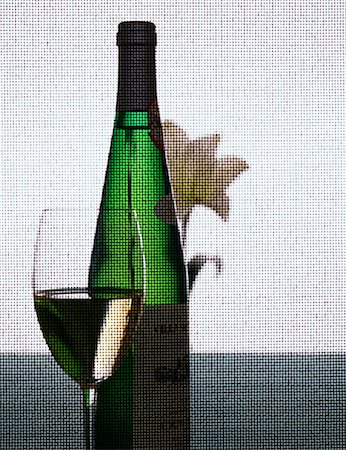 Bottle and glass of white wine Foto de stock - Con derechos protegidos, Código: 825-02304415