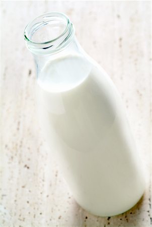 Bouteille de lait Photographie de stock - Rights-Managed, Code: 825-02304433