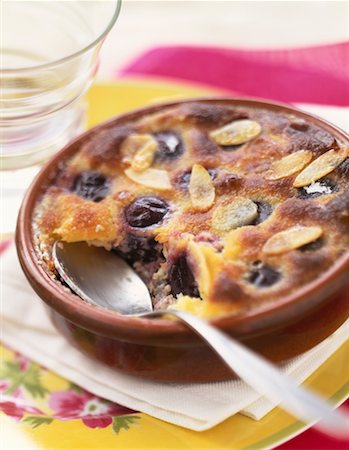 simsearch:825-02305445,k - Grape and almond Clafoutis batter pudding Foto de stock - Con derechos protegidos, Código: 825-02304565