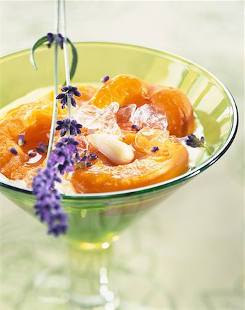 Abricots au lait d'amande lavande parfumée Photographie de stock - Rights-Managed, Code: 825-02304968
