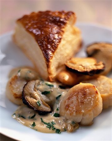 Flaky pastry with scallops and ceps Stock Photo - Rights-Managed, Code: 825-02304971