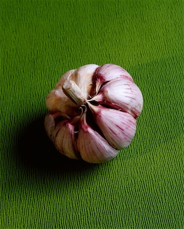 clove of garlic Foto de stock - Con derechos protegidos, Código: 825-02305069