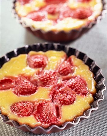 simsearch:825-02307688,k - strawberry flan Stock Photo - Rights-Managed, Code: 825-02305847