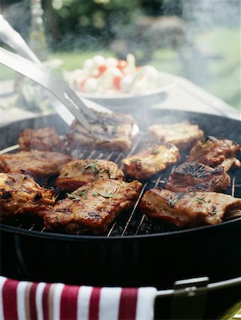 smoke bbq - barbecued spare ribs Stock Photo - Rights-Managed, Code: 825-02305928
