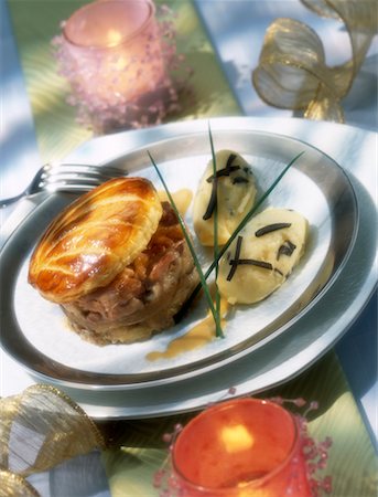 simsearch:825-02304591,k - poularde hen and foie gras cake served with potato puree garnished with truffles Stock Photo - Rights-Managed, Code: 825-02306442