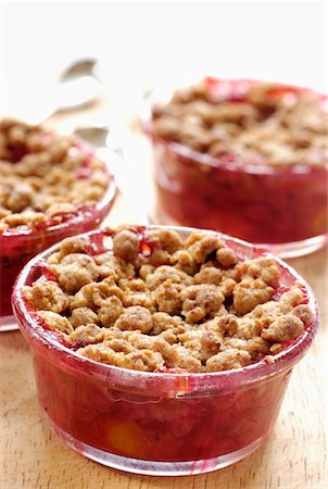 redcurrant crumble Stock Photo - Rights-Managed, Code: 825-02306511