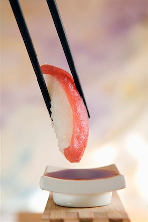 simsearch:633-01274078,k - Tuna sushi Stock Photo - Rights-Managed, Code: 825-02306905