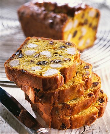 Guinea-fowl,raisin and curry savoury cake Stock Photo - Rights-Managed, Code: 825-02306947