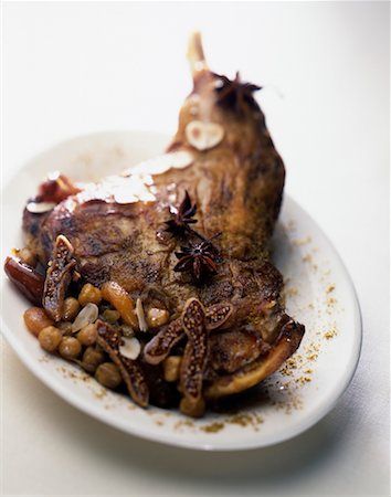 dried apricot - Gigot d'agneau avec des figues séchées et épices Photographie de stock - Rights-Managed, Code: 825-02307052