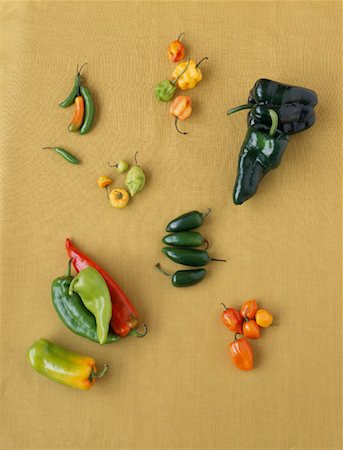 simsearch:825-02307165,k - Selection of fresh peppers Foto de stock - Direito Controlado, Número: 825-02307164