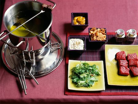 fondue (mets) - Fondue bourguignonne Photographie de stock - Rights-Managed, Code: 825-02307347