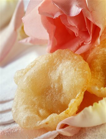 Tempura de pétales de rose Photographie de stock - Rights-Managed, Code: 825-02307415