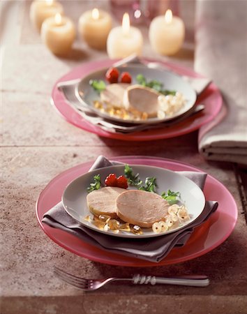 raspberry jelly - Plates of foie gras with aspic Foto de stock - Con derechos protegidos, Código: 825-02307516