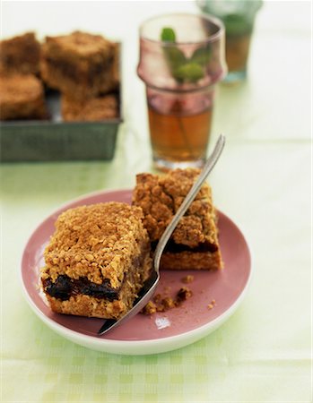 Date, prune and cinnamon crunchy dessert Stock Photo - Rights-Managed, Code: 825-02307590