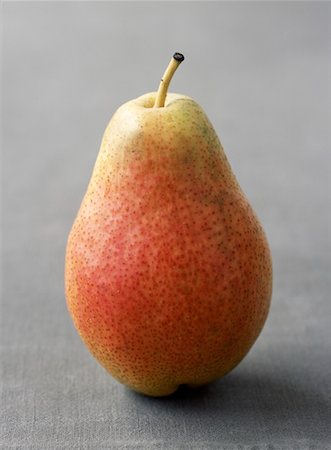 single pear - Pear Stock Photo - Rights-Managed, Code: 825-02307613