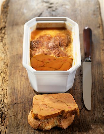 piment d'espelette - Foie gras et terrine aux épices douces Photographie de stock - Rights-Managed, Code: 825-02307651
