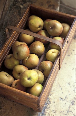pippin apple - basket of apples Stock Photo - Rights-Managed, Code: 825-02307679