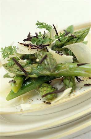 simsearch:825-02306223,k - Green asparagus, parmesan and truffle oil salad Foto de stock - Con derechos protegidos, Código: 825-02307785