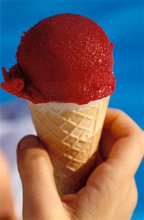 ice cream cone and hand Stock Photo - Rights-Managed, Code: 825-02308075