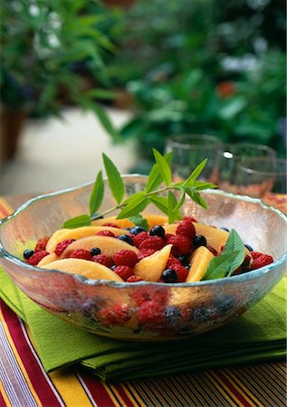 summer berry salad - Fruit salad Stock Photo - Rights-Managed, Code: 825-02308354
