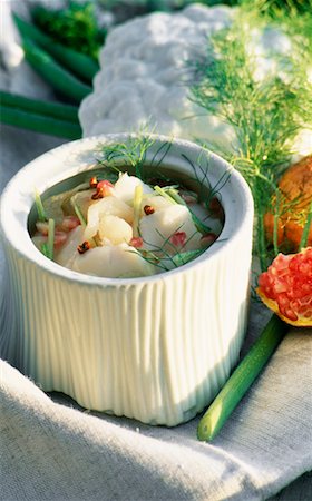 Cevish fish stew with sea bream and pomegranate Fotografie stock - Rights-Managed, Codice: 825-02308411