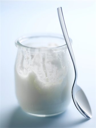 Pot of plain yoghurt Fotografie stock - Rights-Managed, Codice: 825-02308573