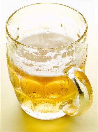 pint glass - Pint of lager Stock Photo - Rights-Managed, Code: 825-02308706